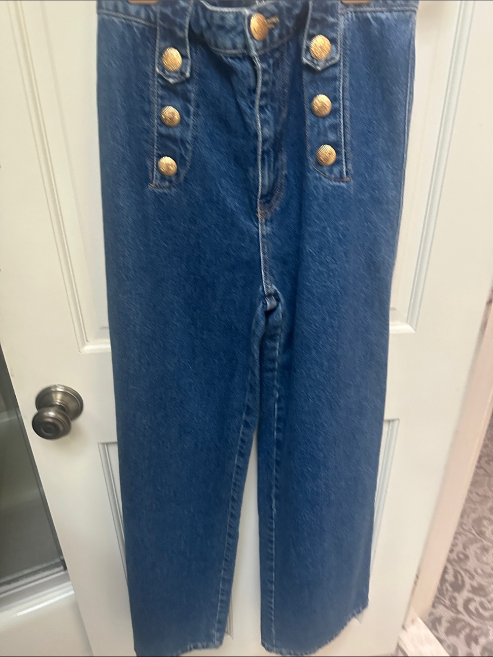 Exquise High-Rise Wide Leg Jeans with Gold Button Detail - Blue